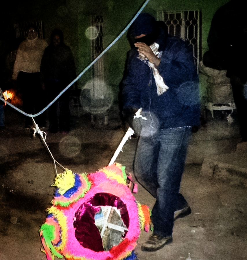 Breaking the piñata — how every posada ends